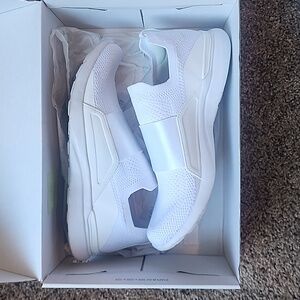 APL Techloom Bliss sneakers,  womens size 10, white, excellent condition